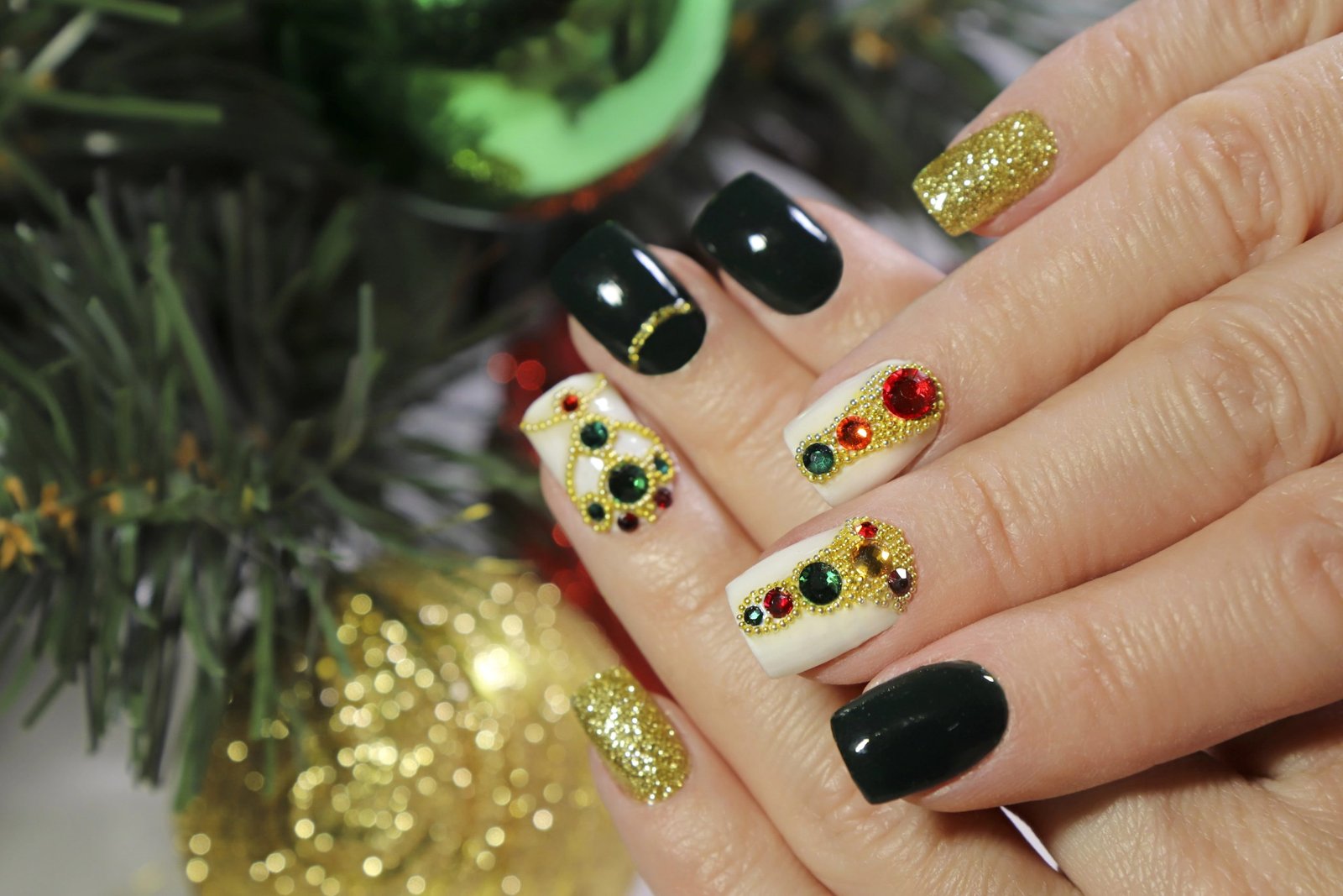 bts-img-04 diy christmas gel nails